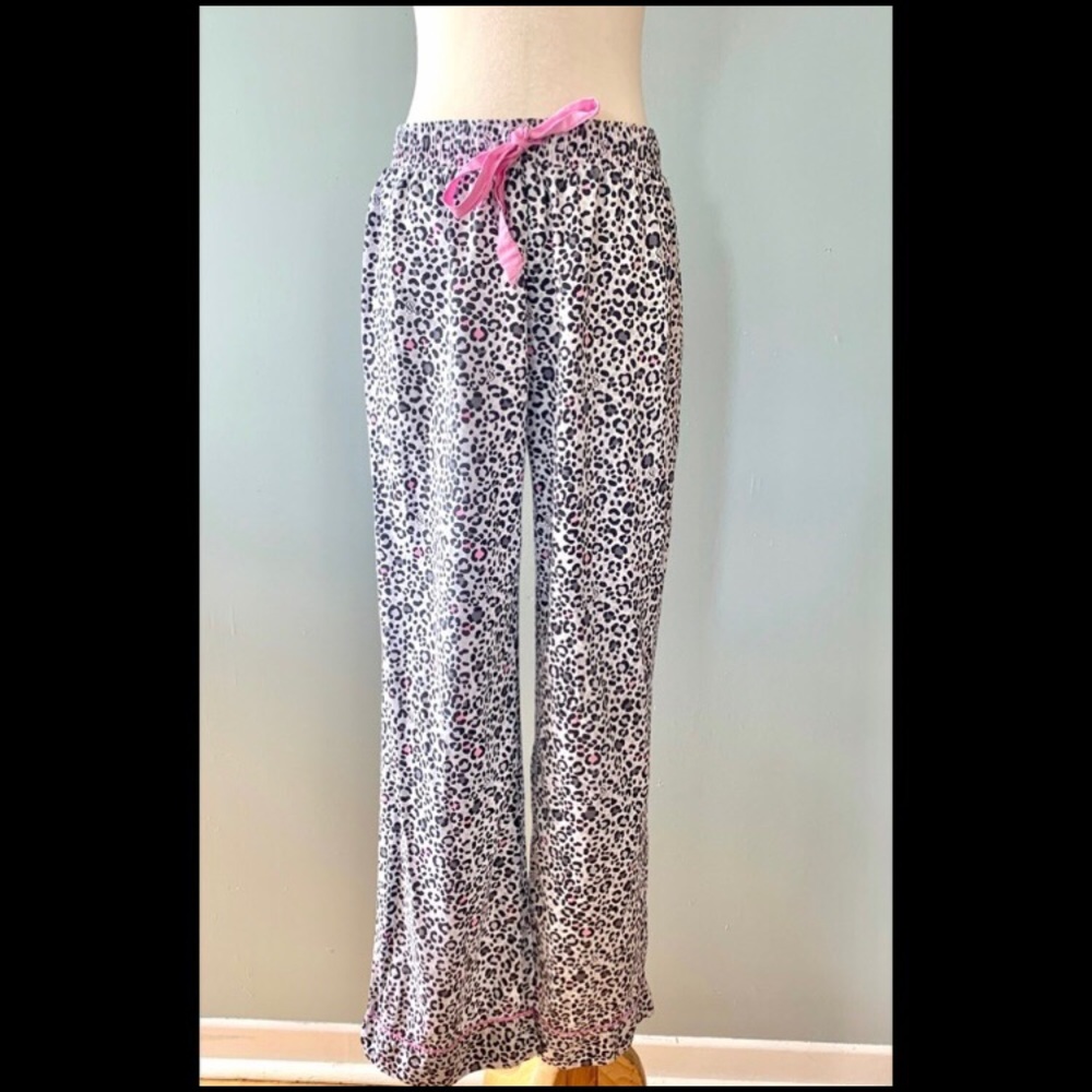 VICTORIA SECRET Leopard Pyjamas Set - Picture 4 of 10